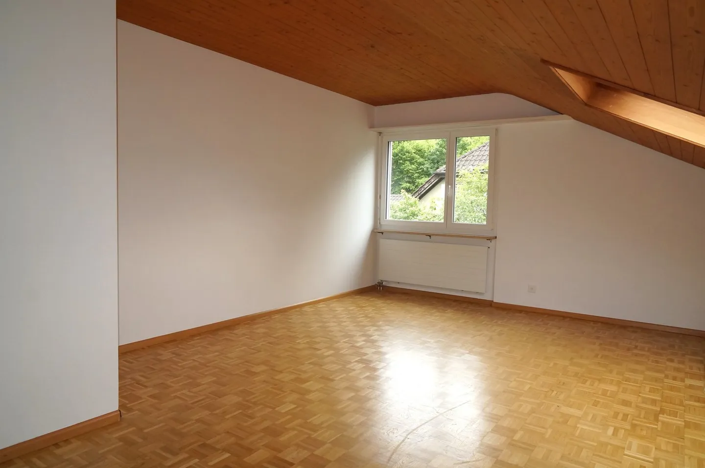 7-room single-family house with indoor swimming pool, sauna, and double garage - Photo 11 of 15