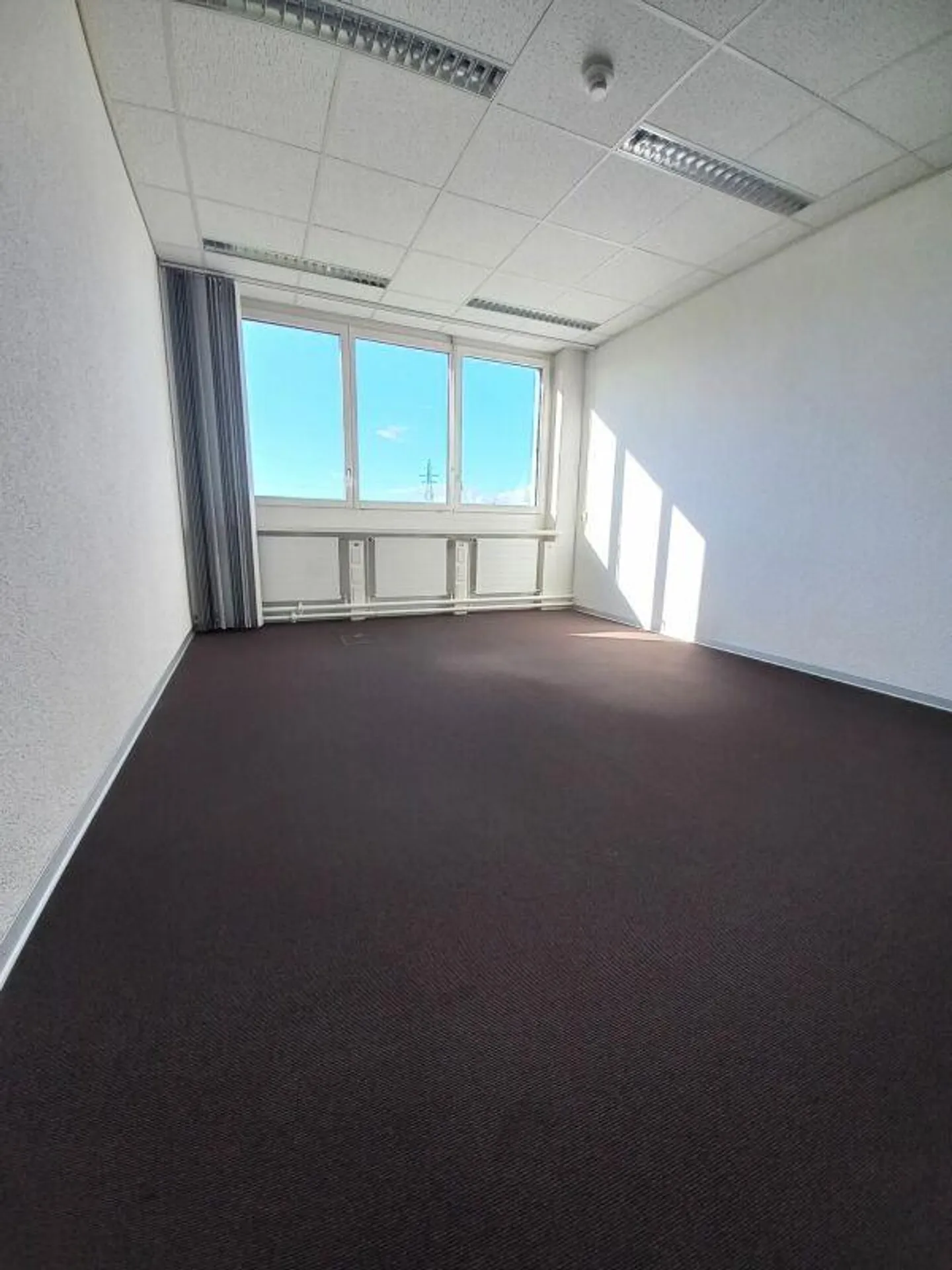 Office space for rent on the 1st floor - Photo 6 of 8