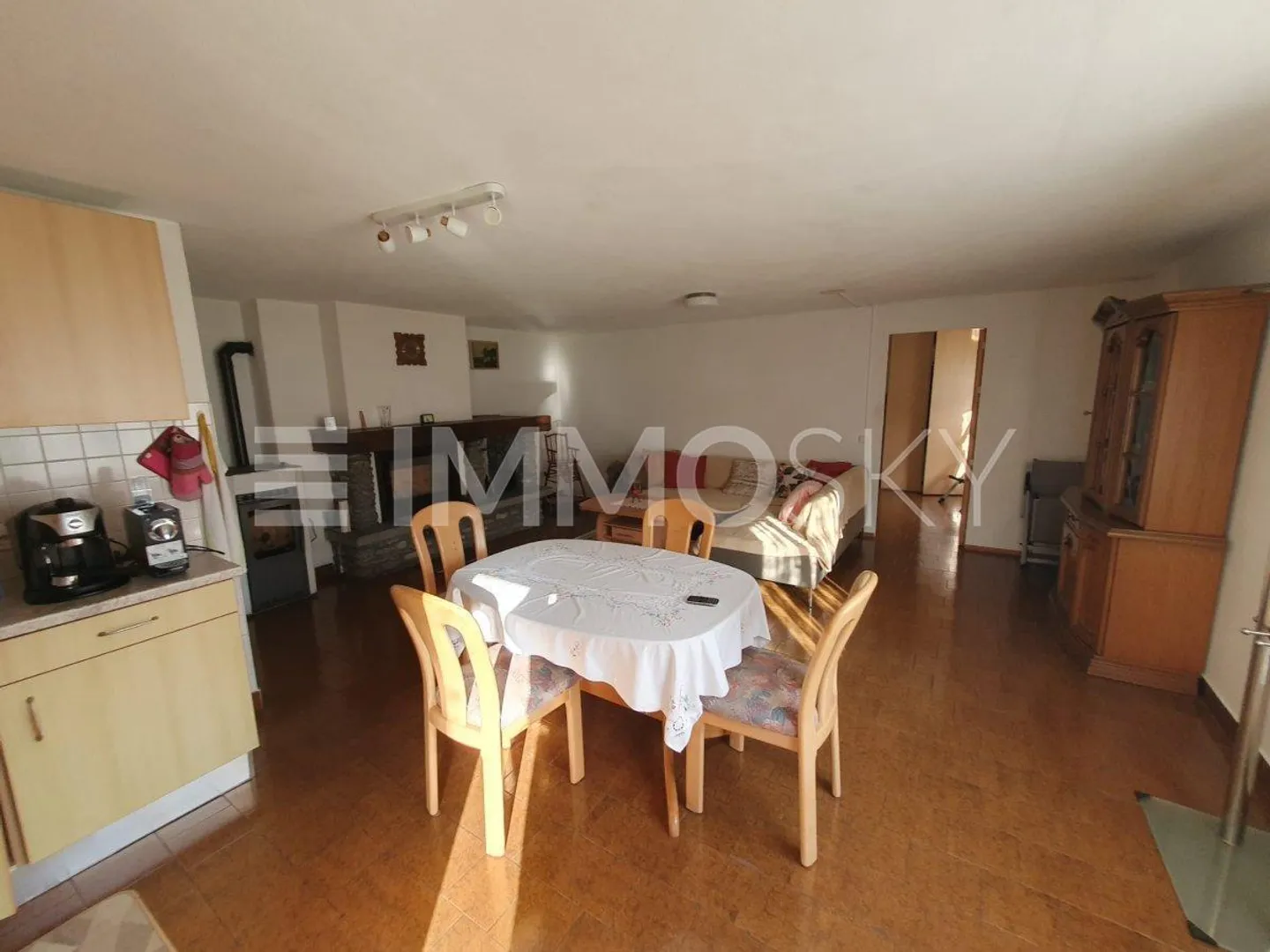 Mixed Solution: Workshop and Apartment - Photo 2 of 5