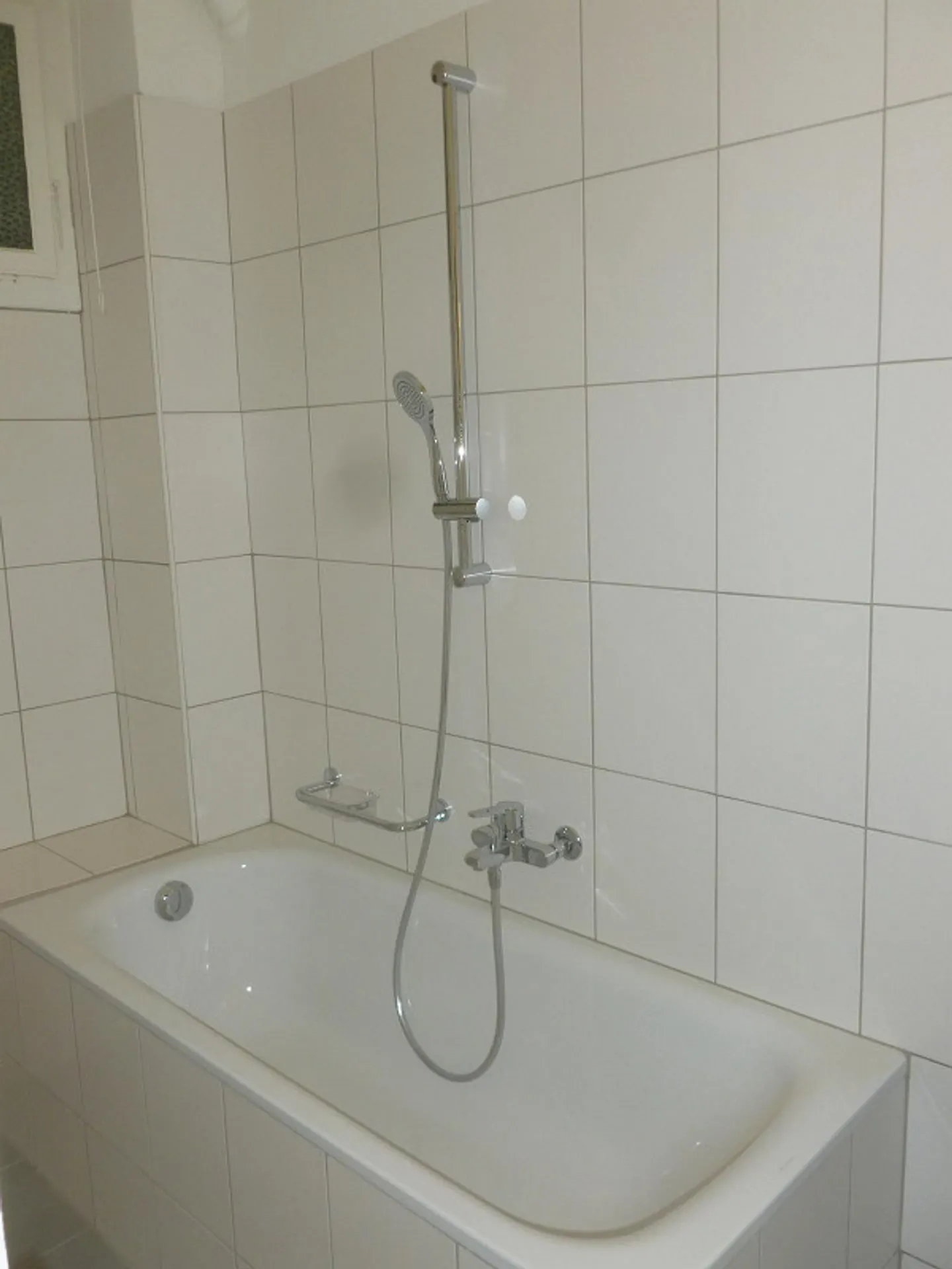4 Room Apartment - Photo 7 of 8
