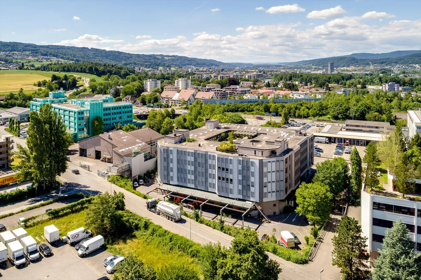 Edificio commerciale ACHTECK direttamente all'uscita autostradale di Urdorf-Nord - Foto 1 di 3
