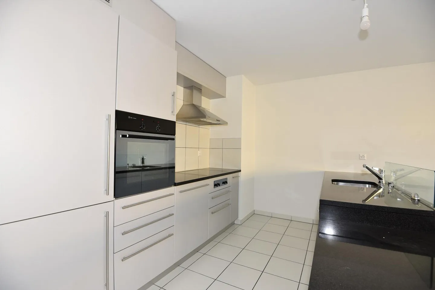 Geräumige 3,5 Zimmer in einem schönen Viertel - Foto 2 von 6