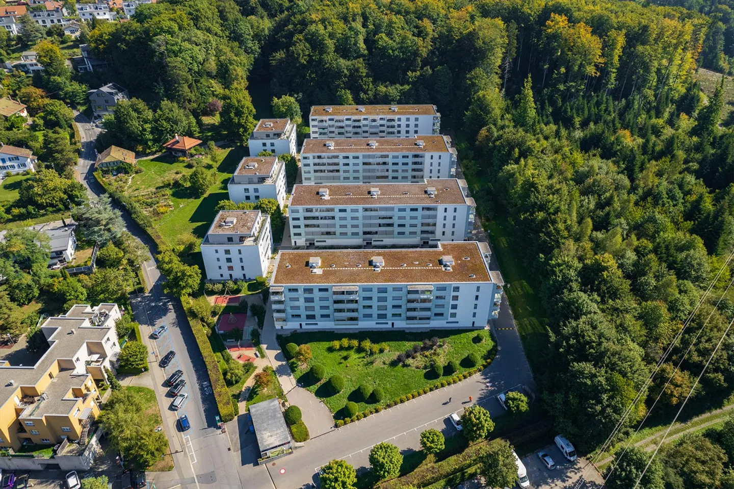 Geräumige 3,5 Zimmer in einem schönen Viertel - Foto 1 von 6