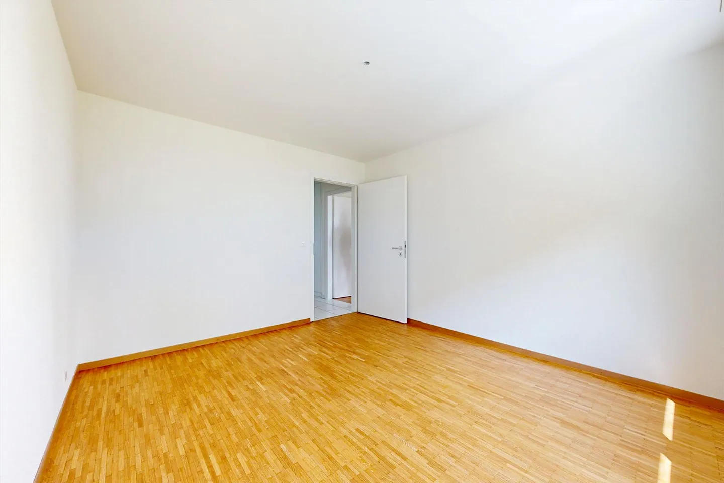 Geräumige 3,5 Zimmer in einem schönen Viertel - Foto 5 von 6