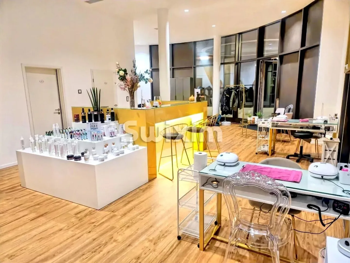 Chic Beauty and Hairdressing Salon - Photo 2 of 5