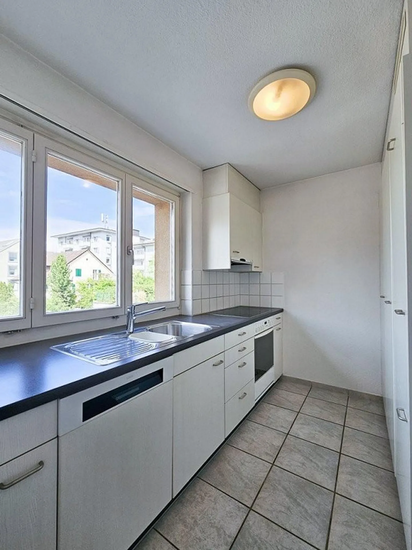 Limited until 30.09.2028 - Apartment at Adliswil Station - Photo 2 of 7