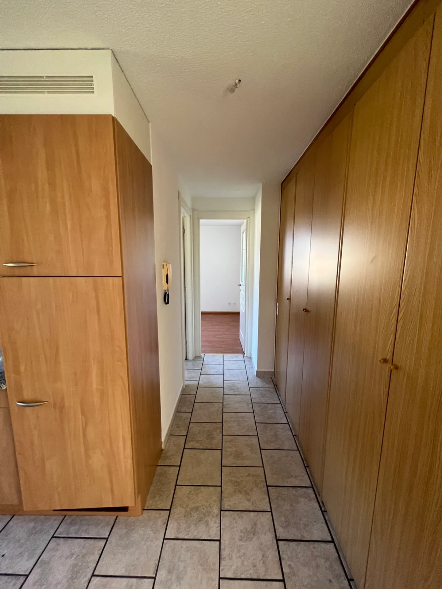 Charming 3.5-Room Apartment - Photo 5 of 8