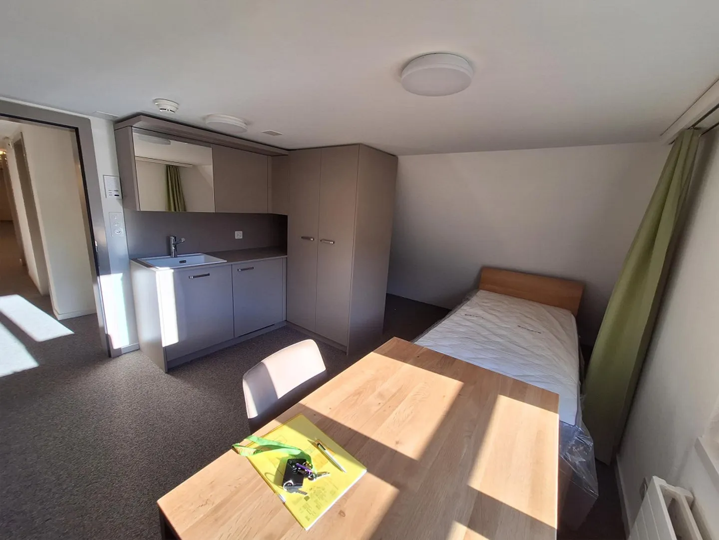 Cozy furnished room in idyllic surroundings - Photo 4 of 8