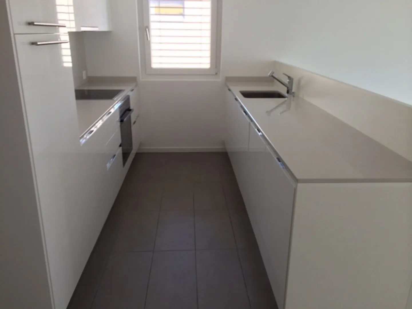 GORDOLA, Appartement moderne de 2 pièces à louer dans un quartier résidentiel - Photo 2 sur 3