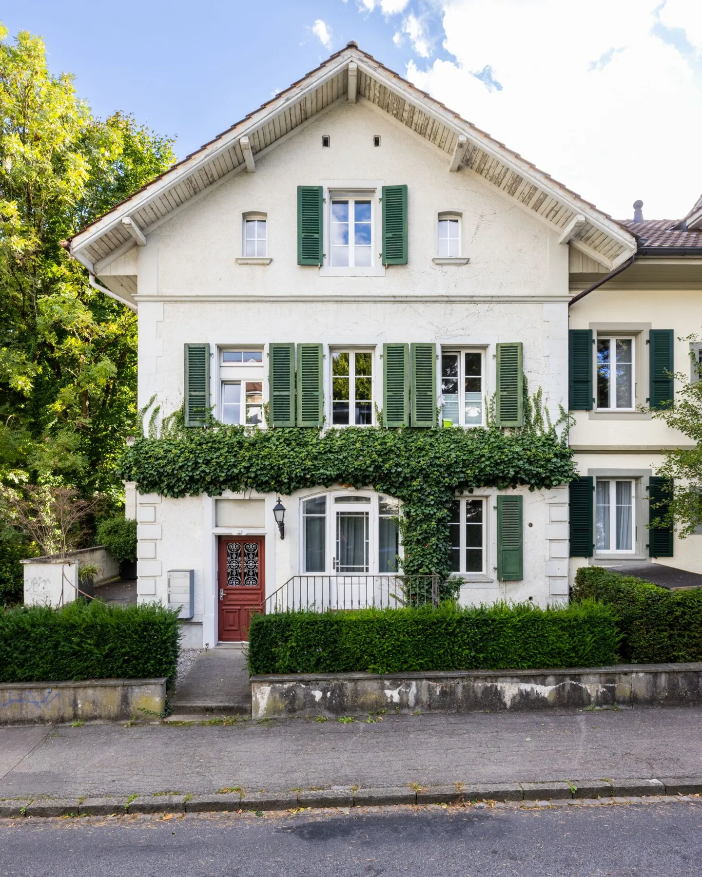 Furnished 2.5 Room Business Apartment with the Theme Le Corbusier - Photo 2 of 13