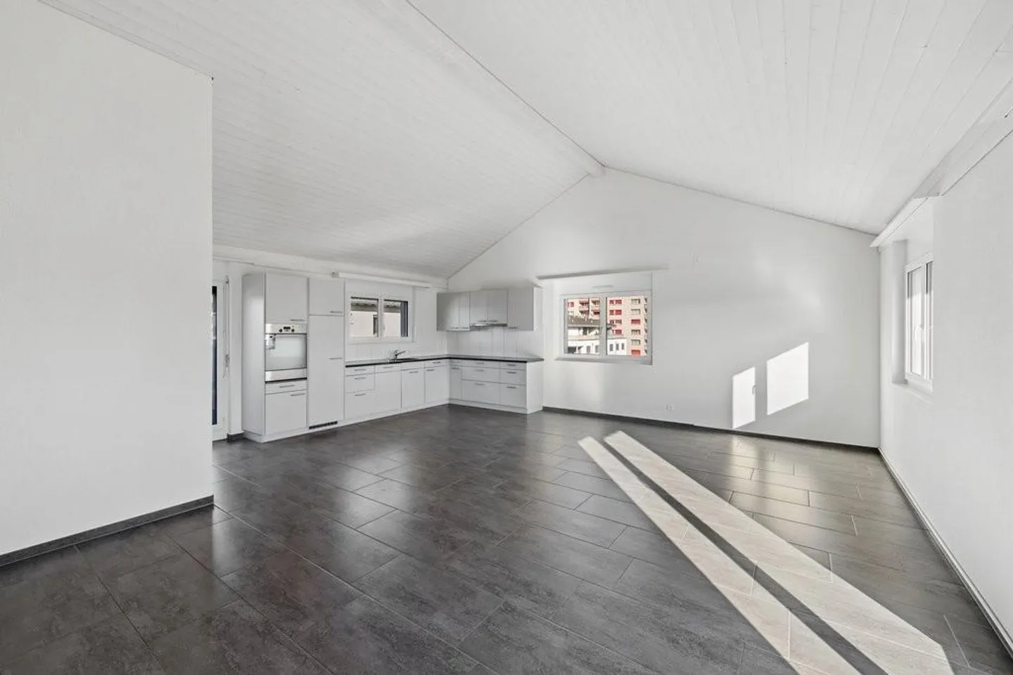 Modernes Apartment mit zwei Terrassen - Foto 3 von 9