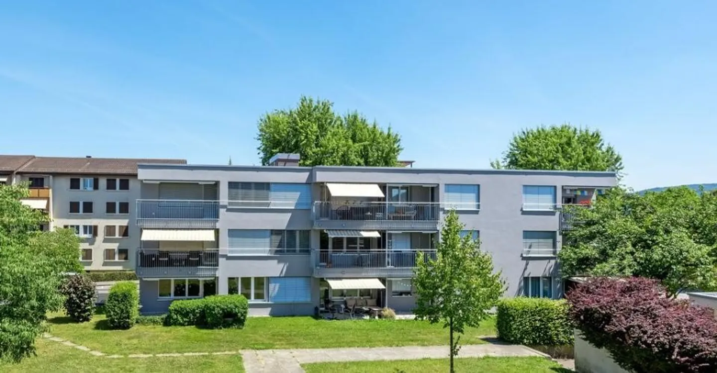 Living in the Green, near Lenzburg Station - Photo 1 of 10