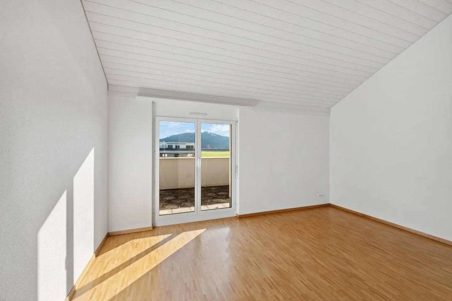 Modernes Apartment mit zwei Terrassen - Foto 5 von 9