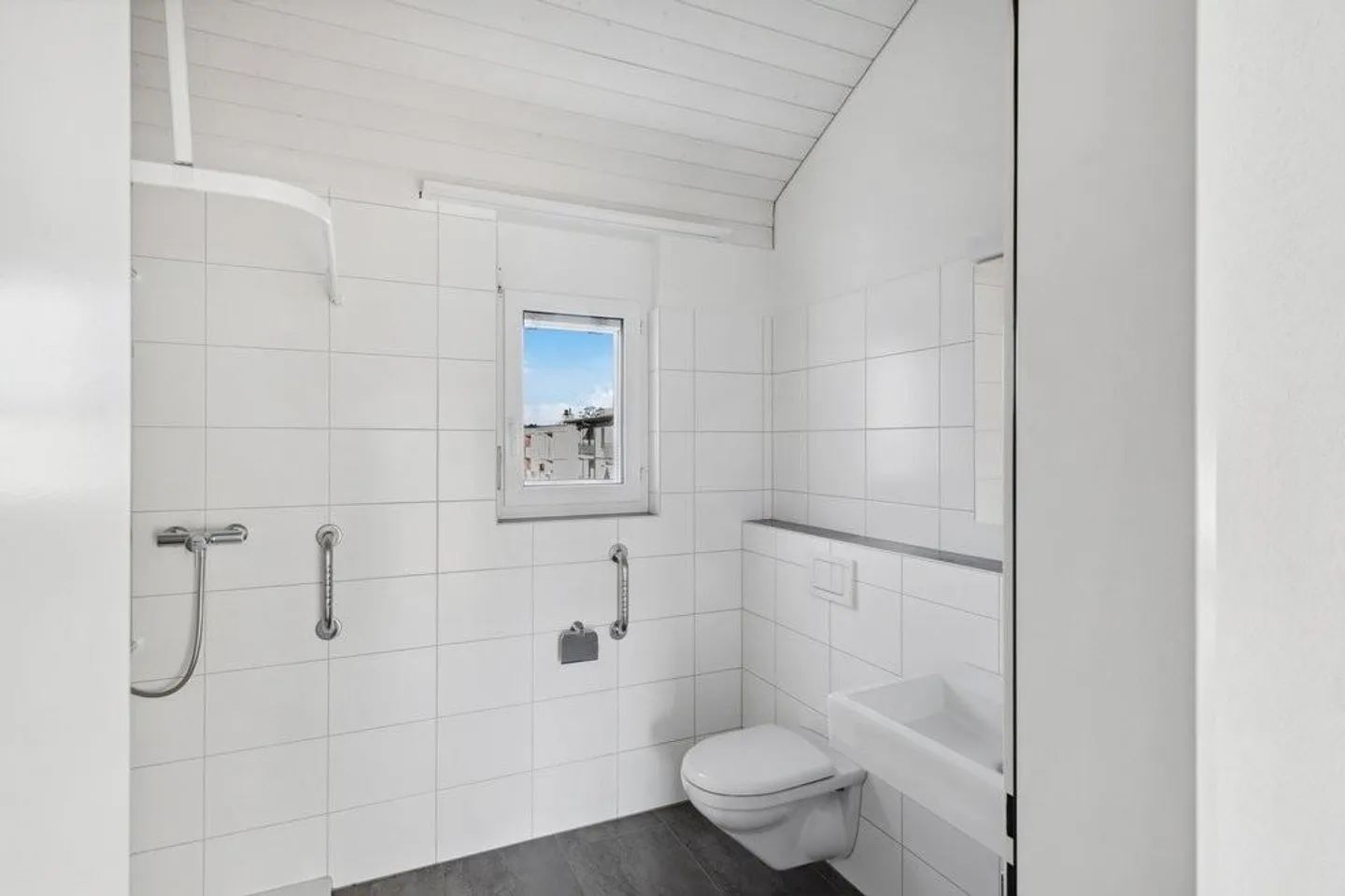Modernes Apartment mit zwei Terrassen - Foto 7 von 9