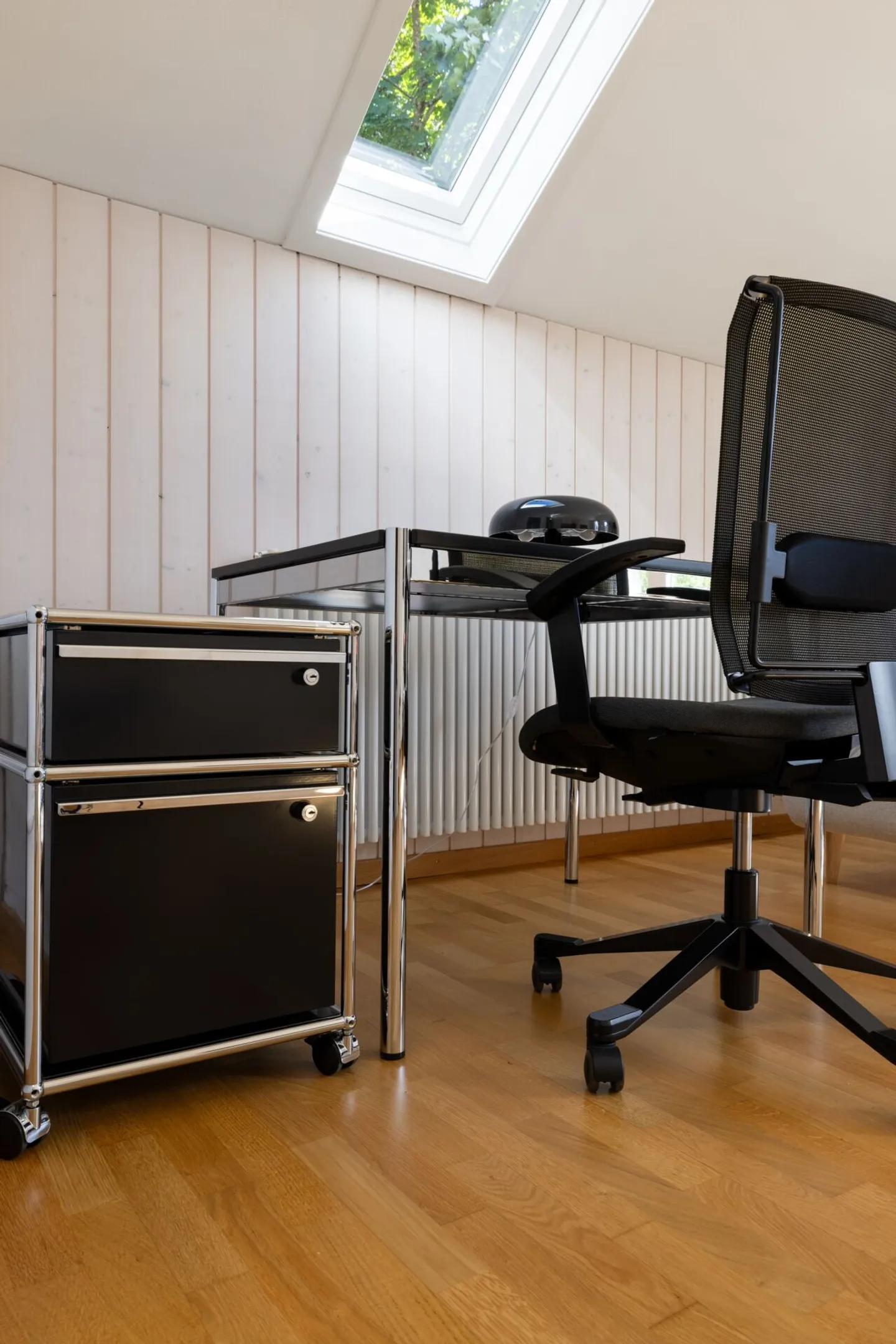 Furnished 2.5 Room Business Apartment with the Theme Le Corbusier - Photo 5 of 13