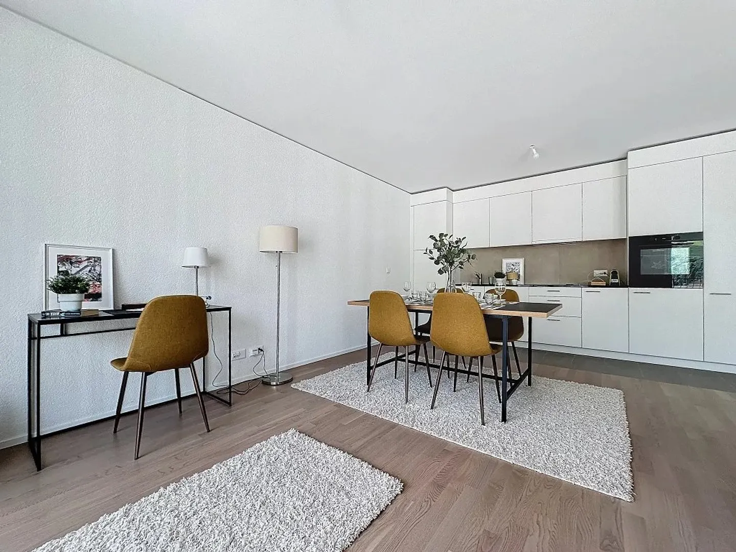 Charmante 2.5-Zimmer-Wohnung - Foto 2 von 8