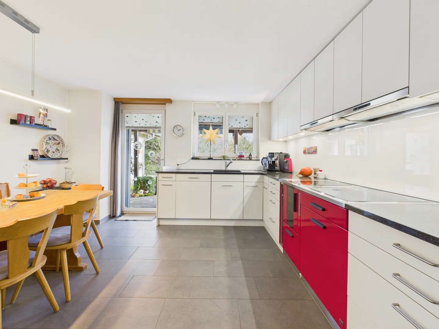 Charmante Maison Familiale avec Potentiel - Photo 3 sur 6