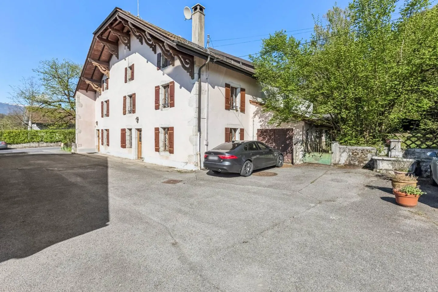 CHARM and VOLUME for this large house in the village - Photo 3 of 13
