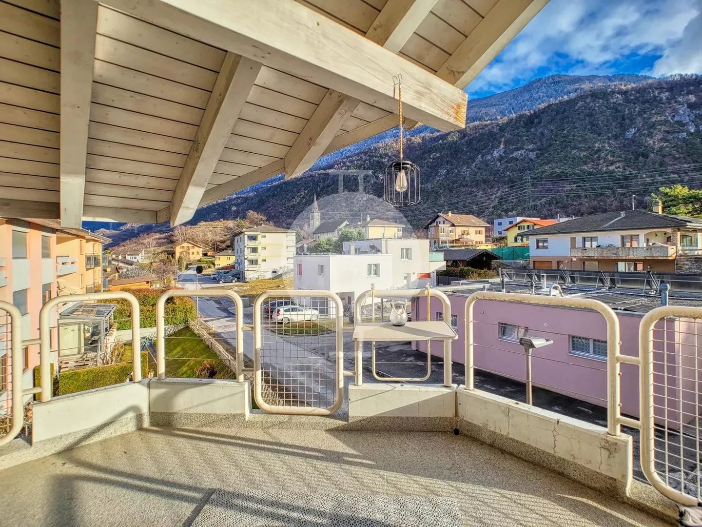 Magnificent, bright attic with large terrace and panoramic view of the Rhône valley, including parking space - Photo 8 of 13