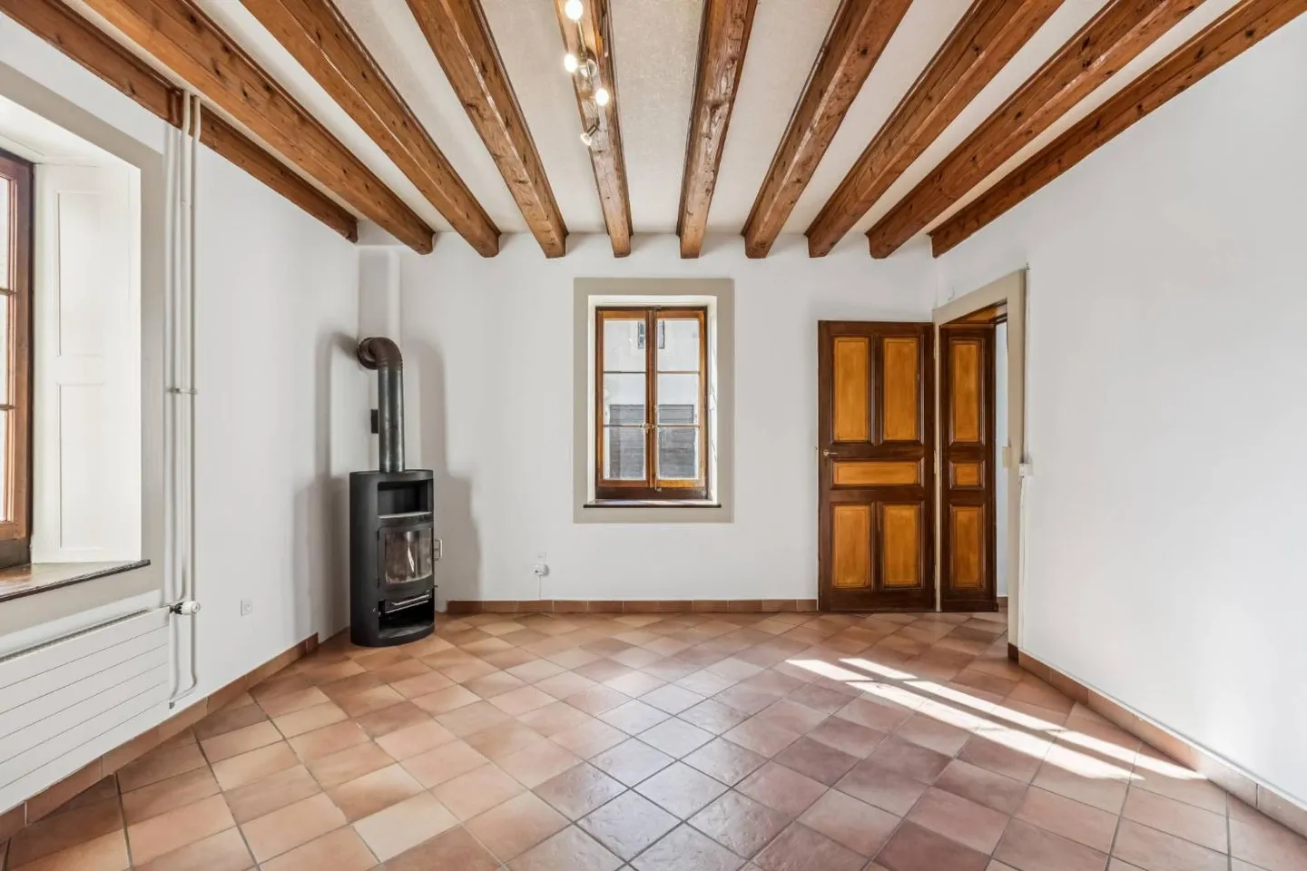 CHARM and VOLUME for this large house in the village - Photo 4 of 13