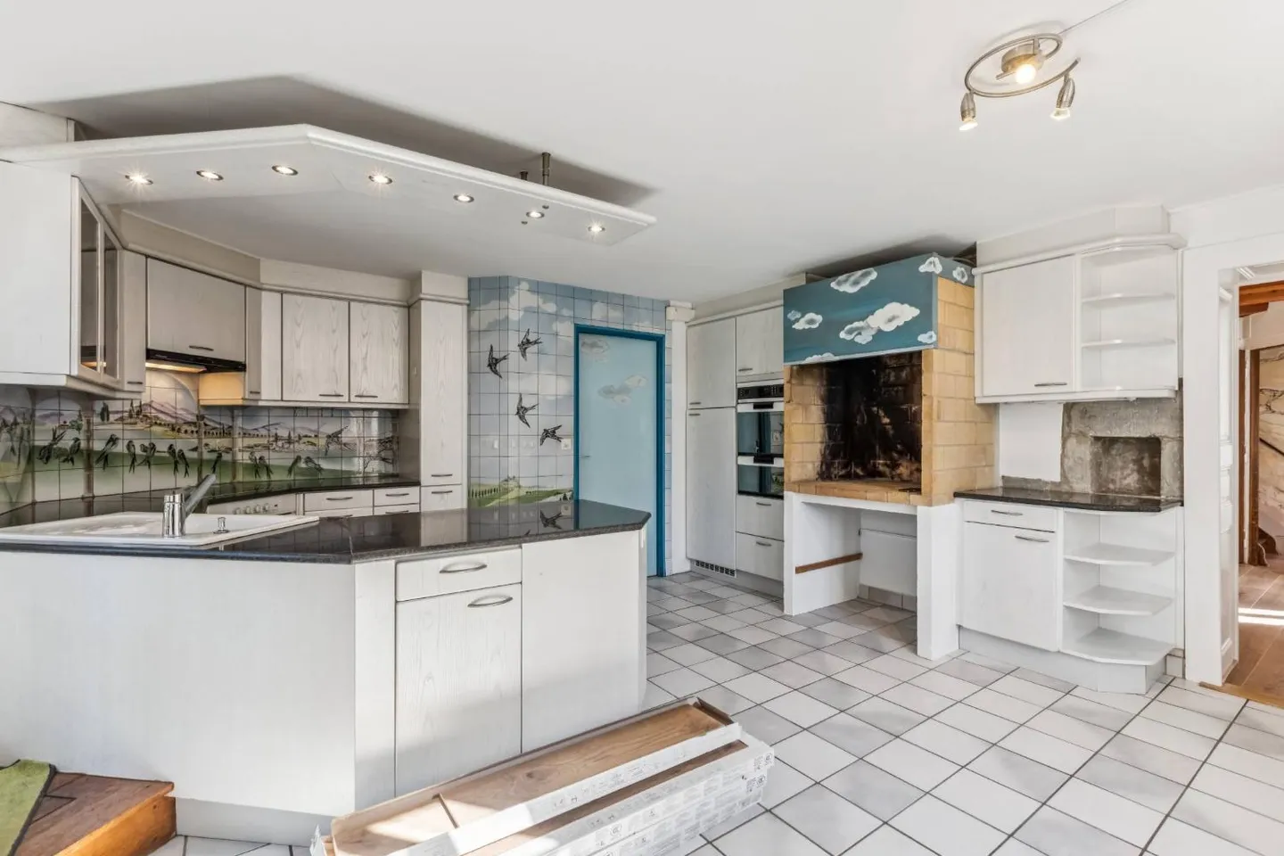 CHARM and VOLUME for this large house in the village - Photo 5 of 13