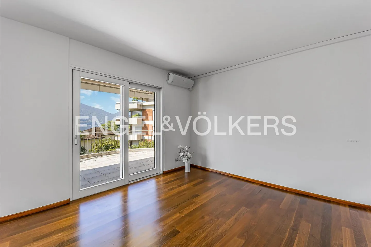 Attico con terrazza panoramica vicino al lago (113) - Foto 7 di 10