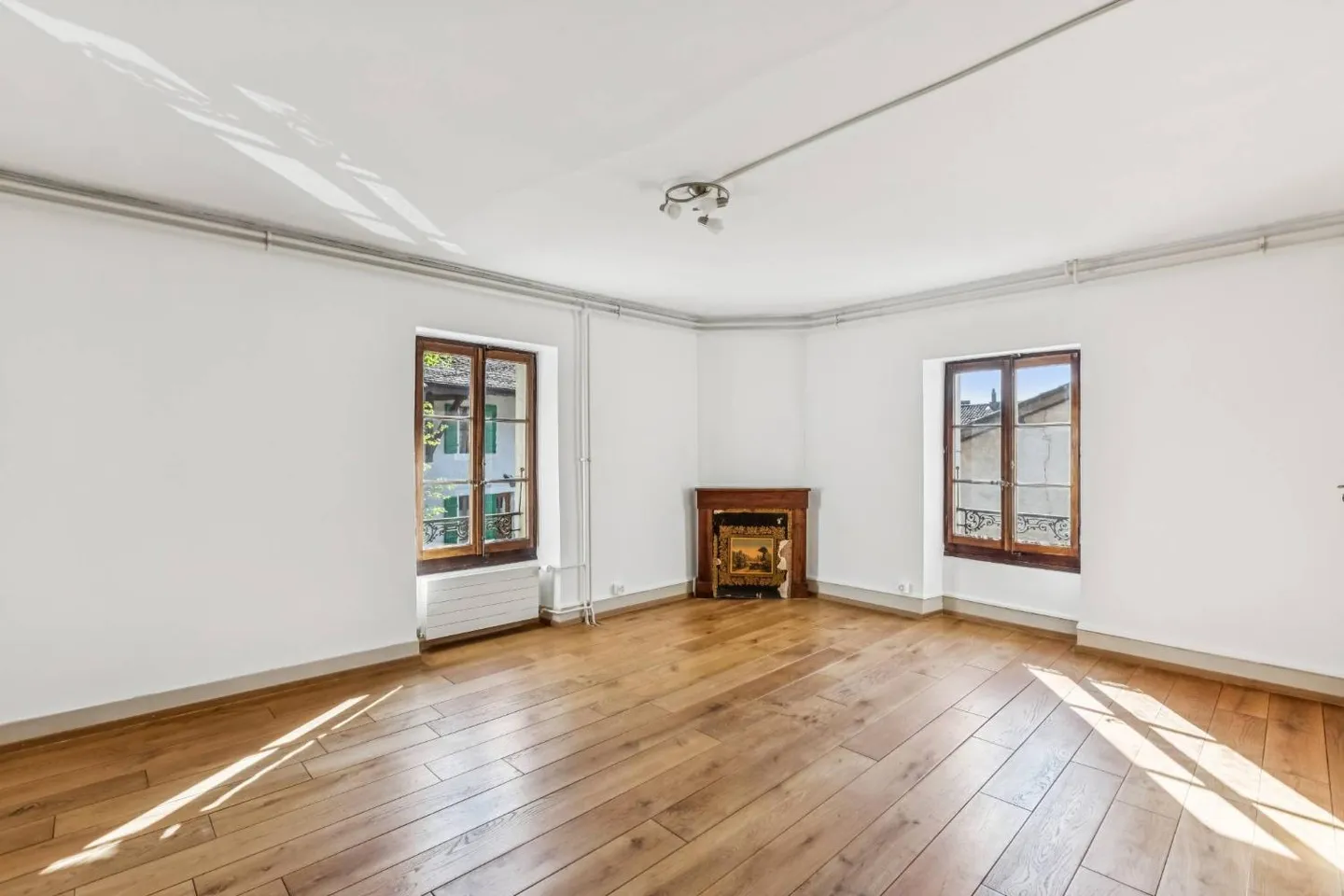 CHARM and VOLUME for this large house in the village - Photo 7 of 13