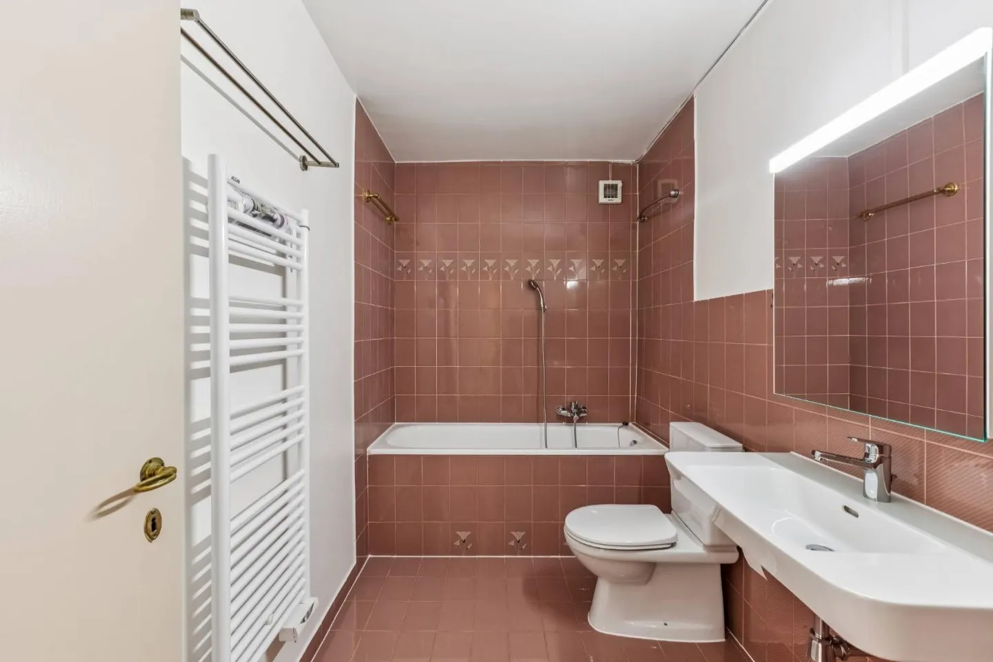 CHARM and VOLUME for this large house in the village - Photo 9 of 13