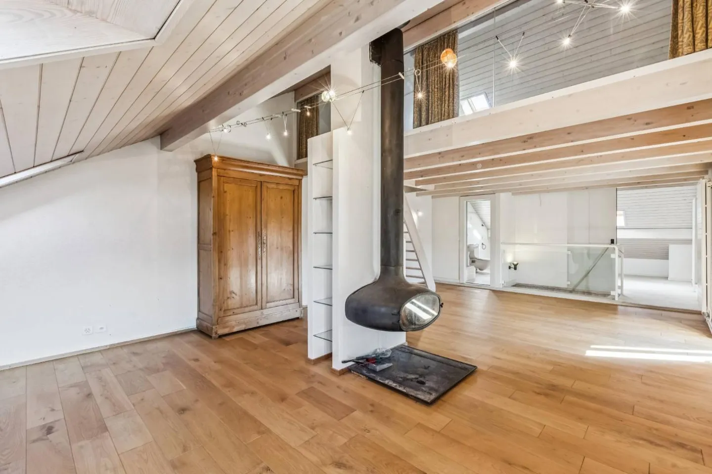 CHARM and VOLUME for this large house in the village - Photo 10 of 13