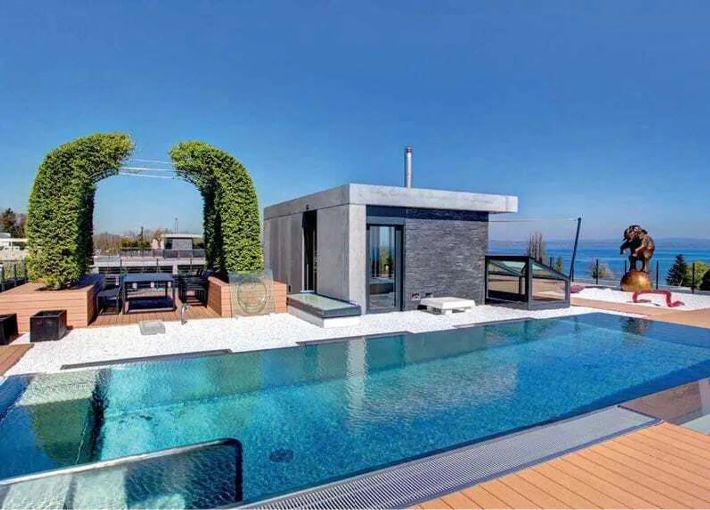 Penthouse apartment of the extra class in Uttwil - Photo 1 of 13