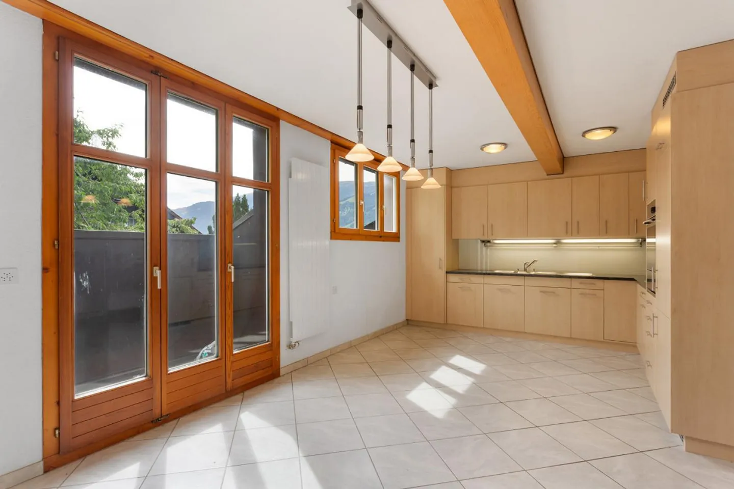 maison bifamiliale extraordinaire dans un emplacement sensationnel - Photo 4 sur 11