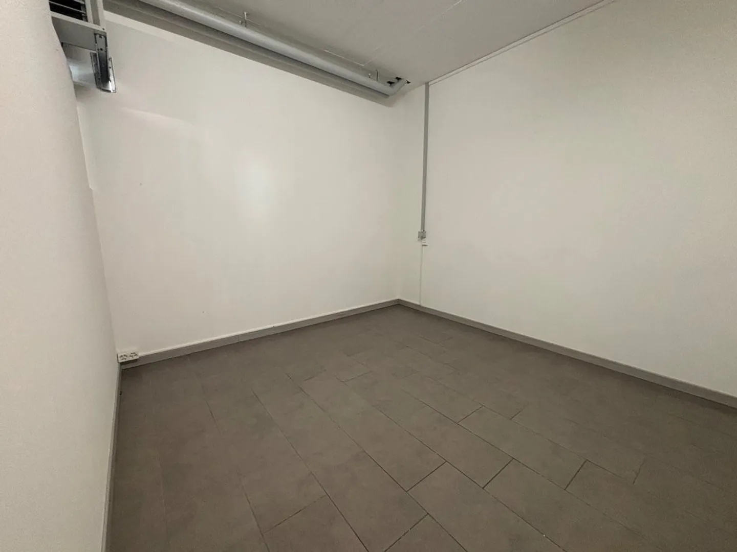 Espace de stockage brut à louer - Photo 4 sur 5