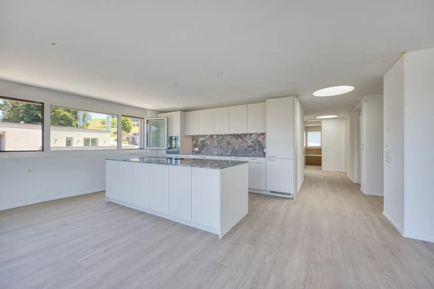 NEW BUILD - Exclusive 4.5-room penthouse apartment with spacious terrace and beautiful view - Photo 3 of 13