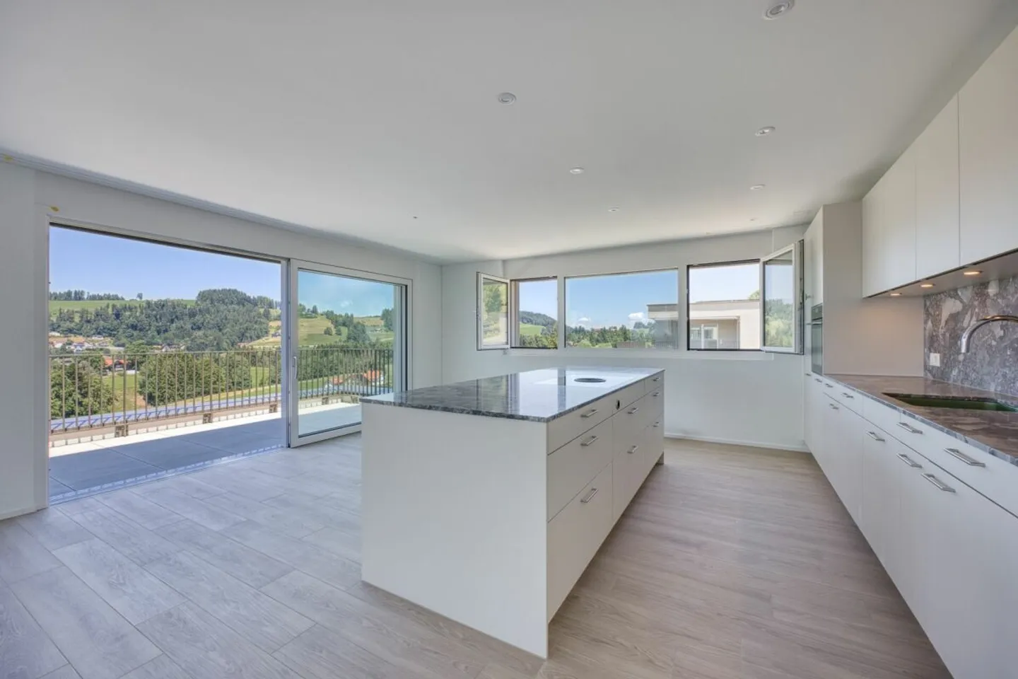 NEW BUILD - Exclusive 4.5-room penthouse apartment with spacious terrace and beautiful view - Photo 5 of 13