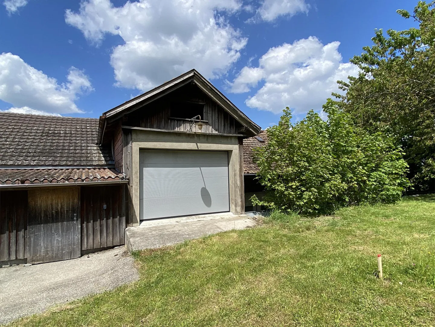 Propriété commerciale spacieuse avec 638m² et 1578m² de terrain - Photo 7 sur 8