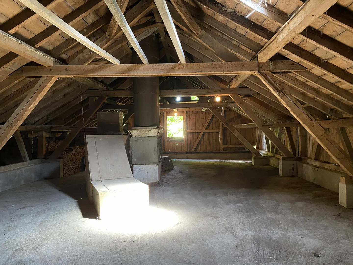 Propriété commerciale spacieuse avec 638m² et 1578m² de terrain - Photo 8 sur 8