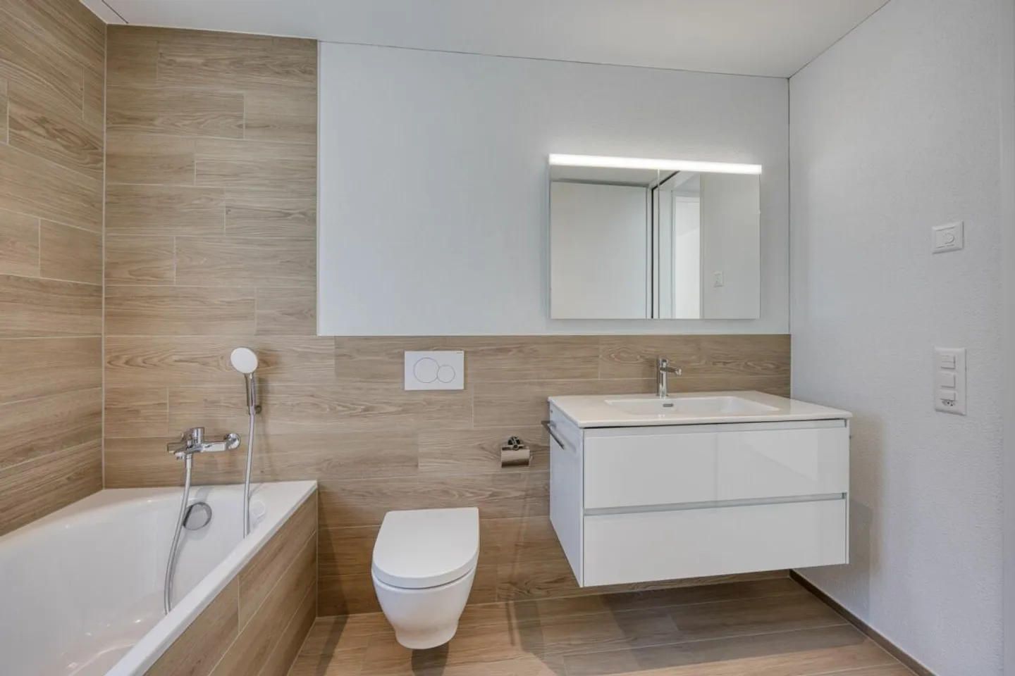 NEW BUILD - Exclusive 4.5-room penthouse apartment with spacious terrace and beautiful view - Photo 8 of 13