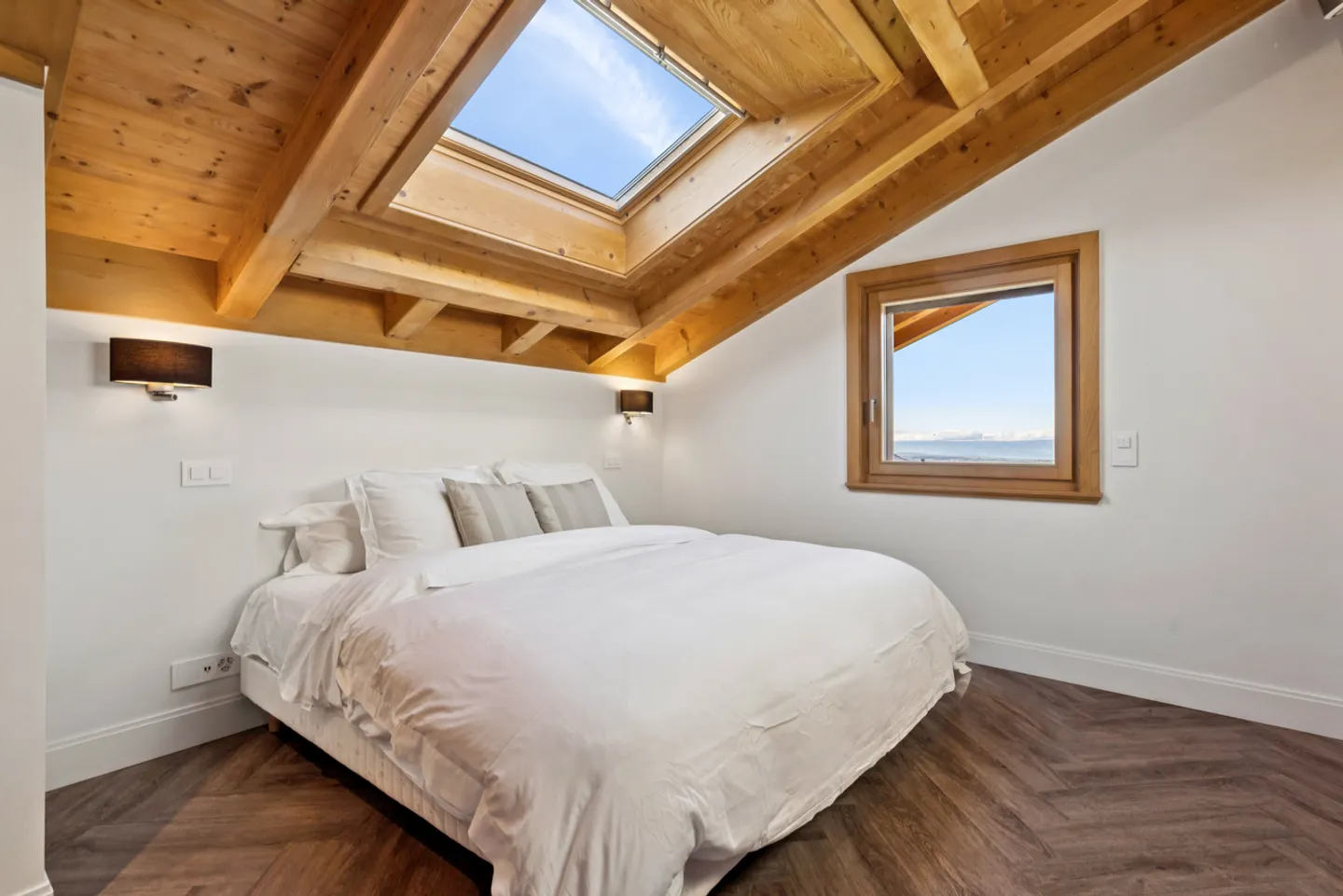 Stunning chalet on the heights of La Roche - Photo 7 of 10