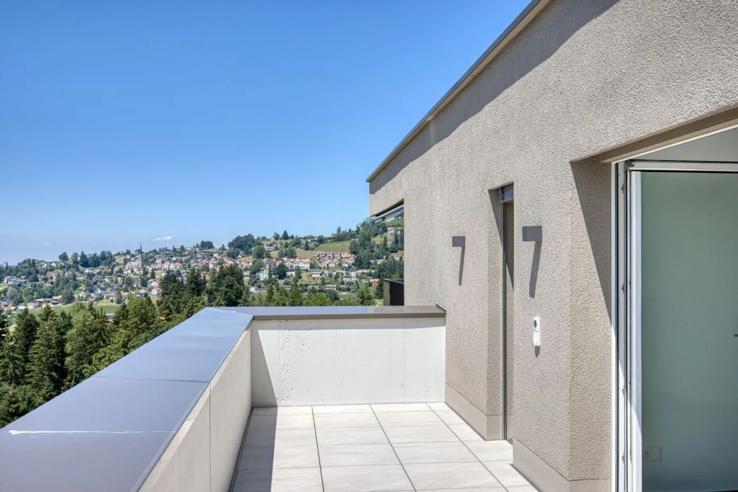 NEW BUILD - Exclusive 4.5-room penthouse apartment with spacious terrace and beautiful view - Photo 11 of 13