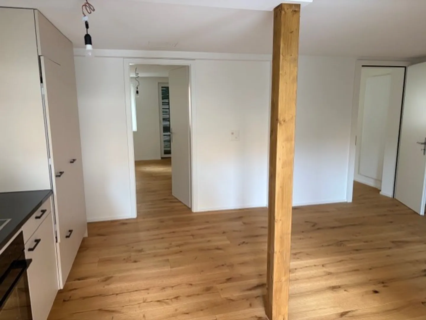 Charmante appartement 2 pièces dans une ferme rénovée - Photo 2 sur 7