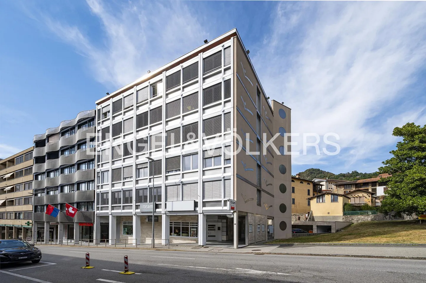 Office building and commercial spaces - Photo 1 of 5