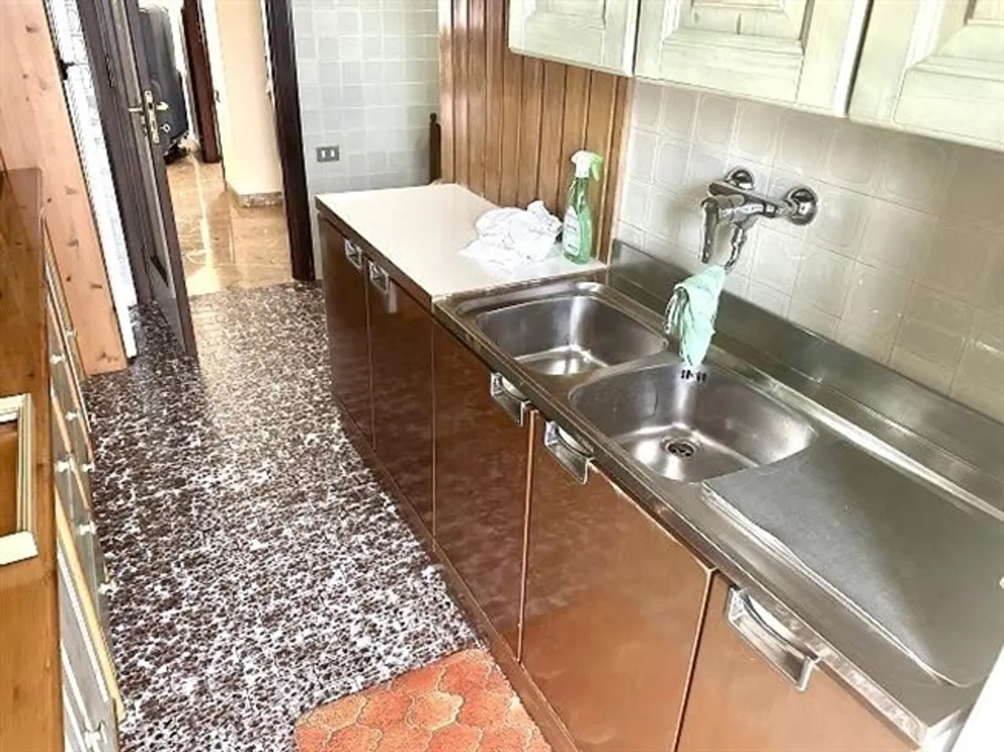 «4 1/2-Zimmer-Dachwohnung an sehr ruhiger, sonniger Aussichtslage / appartamento ultimo piano di 4 1/ 2 locali molto tranquillo, soleggiata bella vista» - Foto 8 von 20