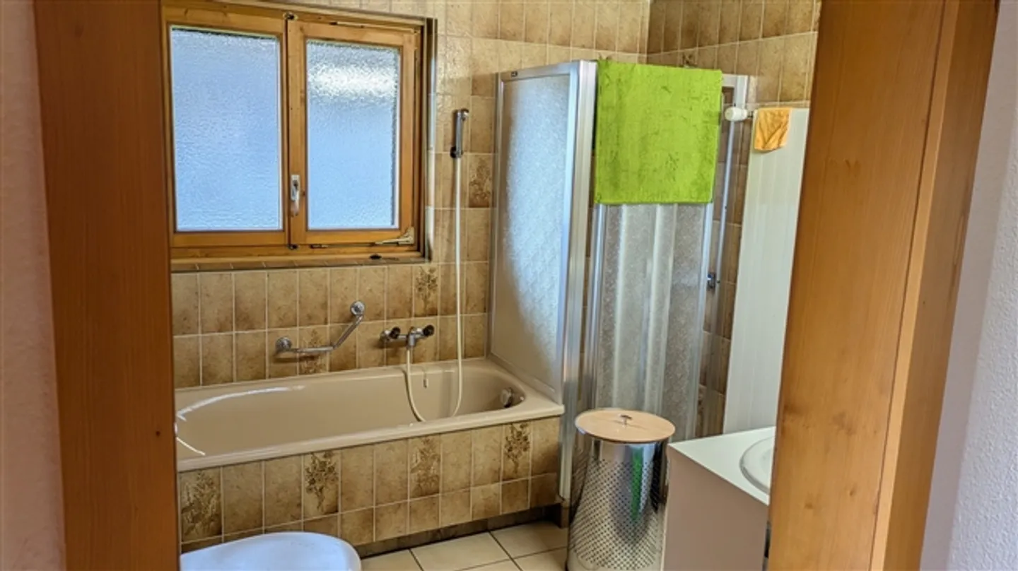 «4½ ZIMMER-HAUS IN ROHRBACHGRABEN (BE), MÖBLIERT, TEMPORÄR» - Foto 6 von 10