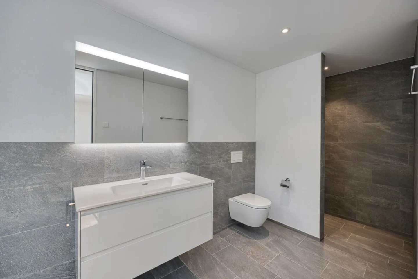 Appartement moderne avec vue imprenable - Photo 5 sur 5
