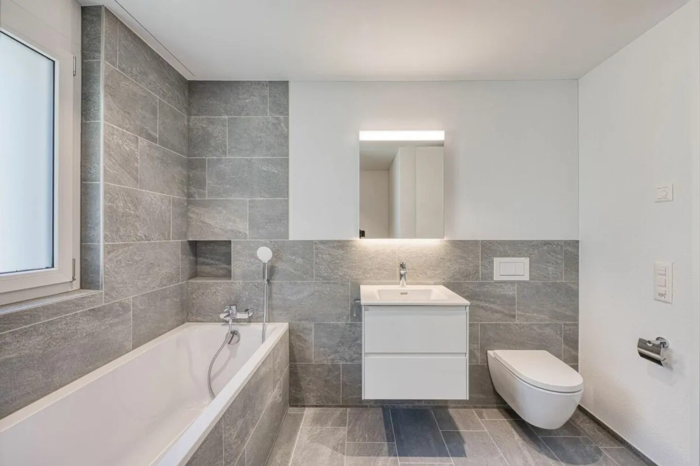 Appartement moderne avec vue imprenable - Photo 2 sur 5