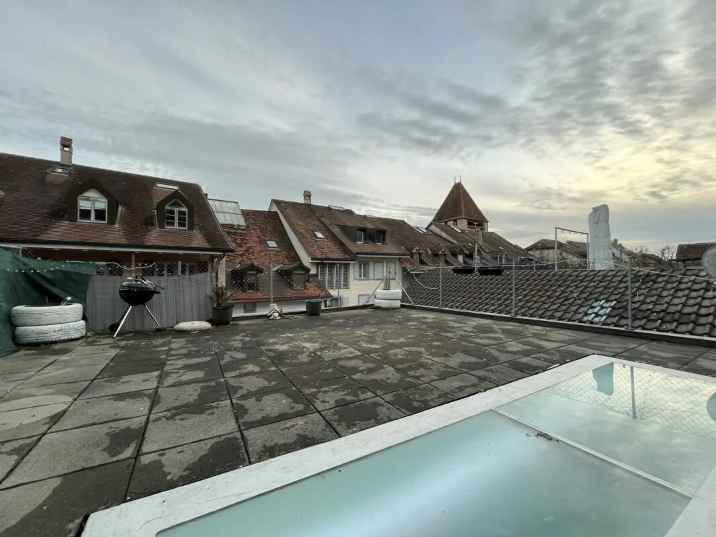 MIT GROSSER TERRASSE, SEHR GUT GELEGEN - Foto 1 von 11