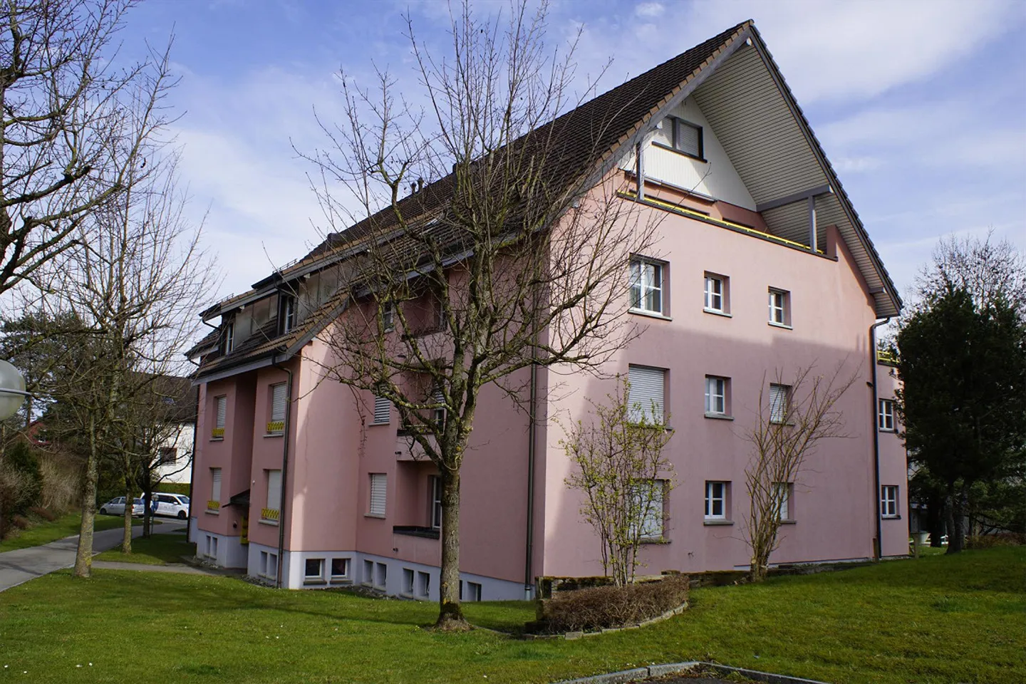 Grosszügige Wohnung mit Balkon - Foto 1 von 9