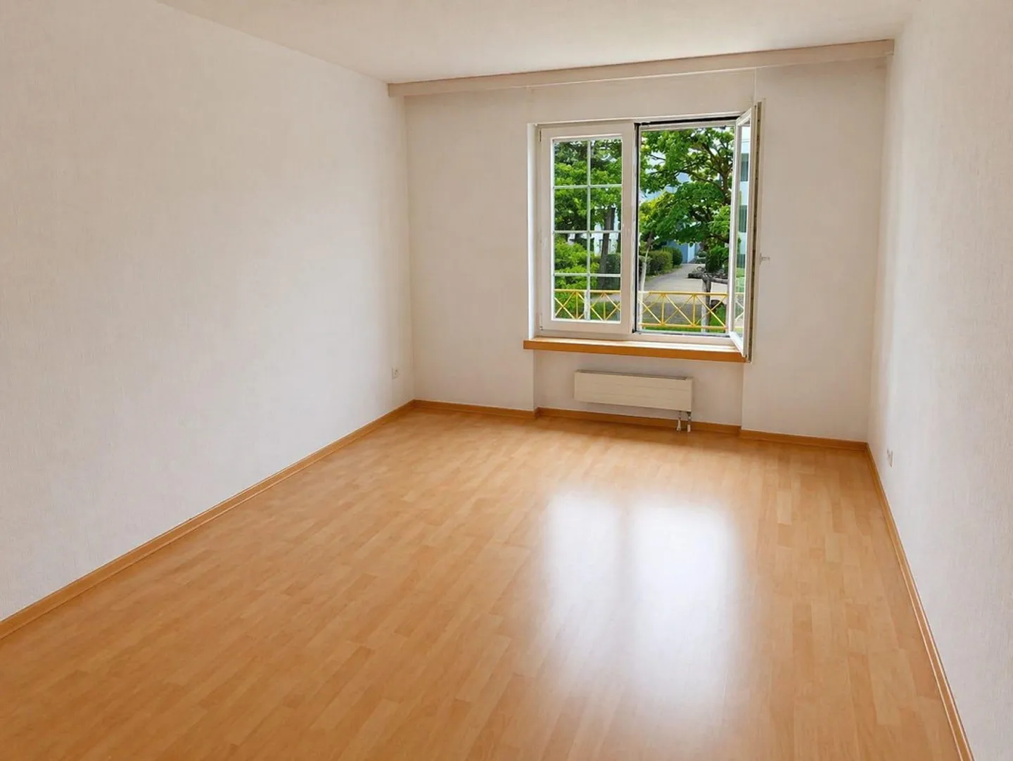 Grosszügige Wohnung mit Balkon - Foto 4 von 9