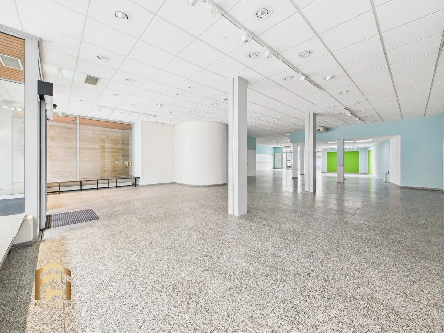 Proprietà commerciale attraente in posizione privilegiata sulla Bahnhofstrasse a Vis - Foto 6 di 13