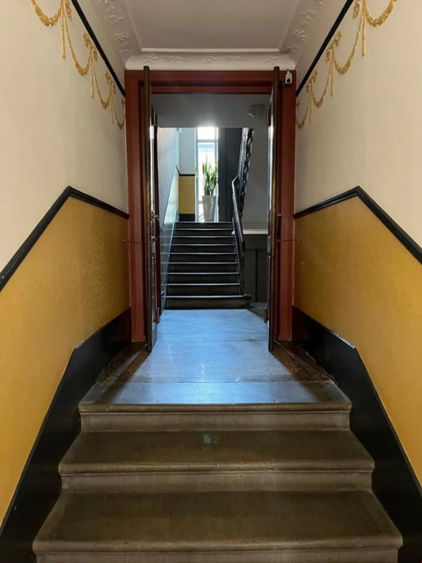 Appartamento luminoso in un edificio in stile storico nel quartiere di Bruch - Foto 7 di 9